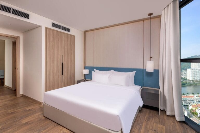 Best bay view hotel Ha Long