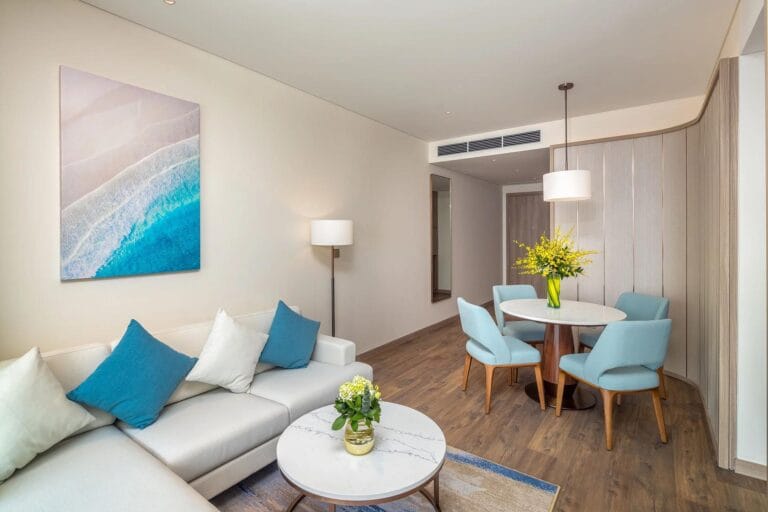 Ha Long infinity pool hotel