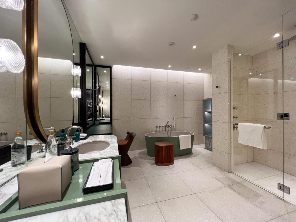 Deluxe Ocean 2 bed 1