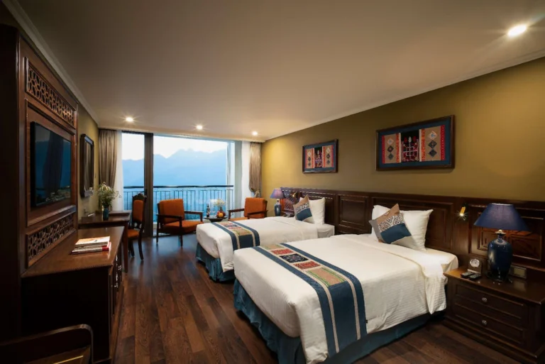 Sapa hotel with infinity pool