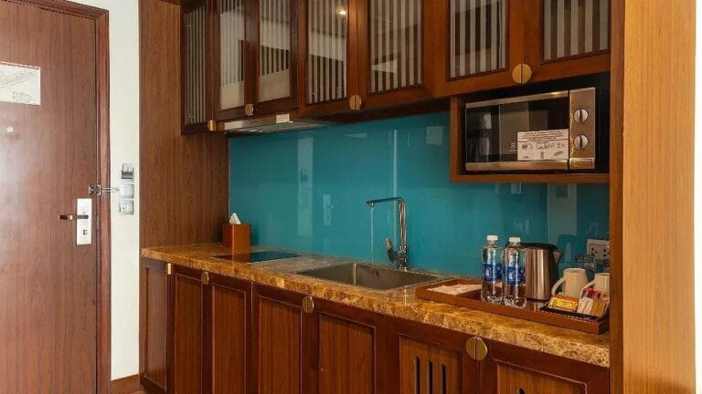 Beachfront resort Bai Truong