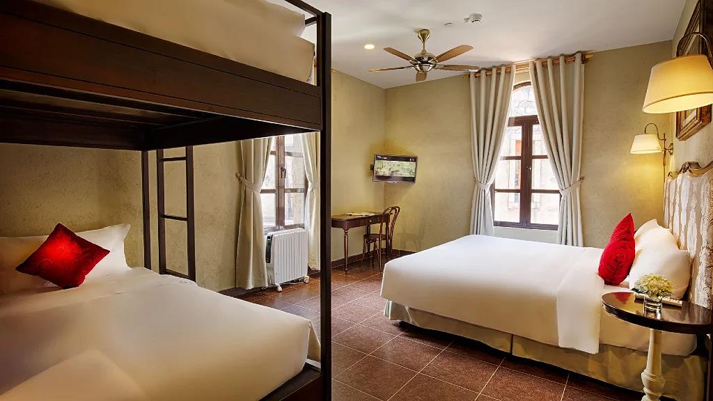 Hotel near Golden Bridge Da Nang