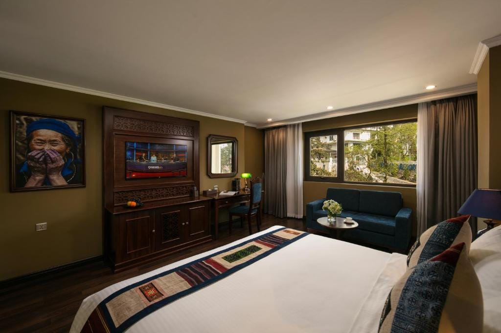 Sapa hotel with infinity pool