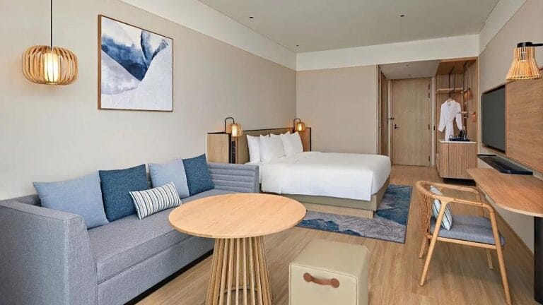 Hyatt Place Halong 1 King Bed 5