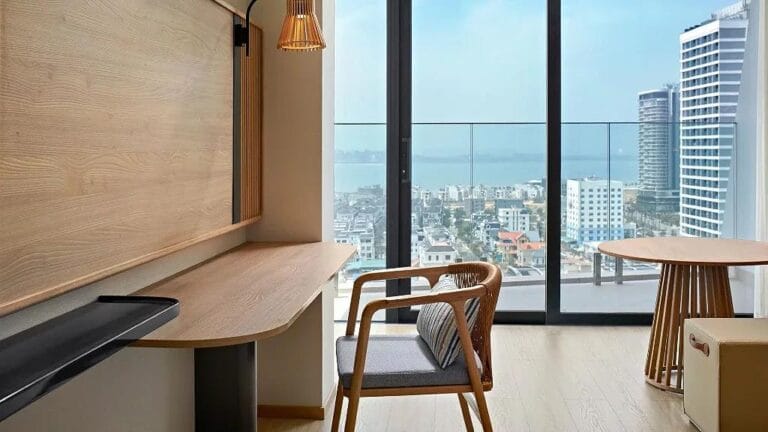 Hyatt Place Halong King Bed Bay View 5