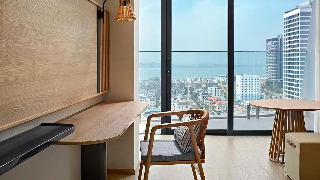 Hyatt Place Halong King Bed Bay View 5