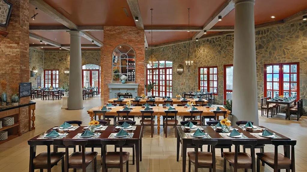 Mercure Danang French Village Bana Hills