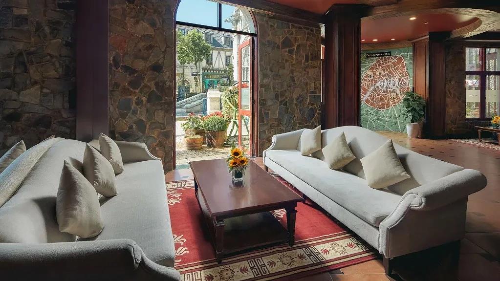 Mercure Danang French Village Bana Hills