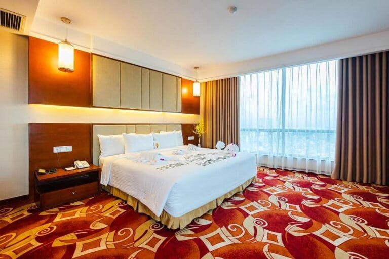5-star hotel in Ha Long Bay