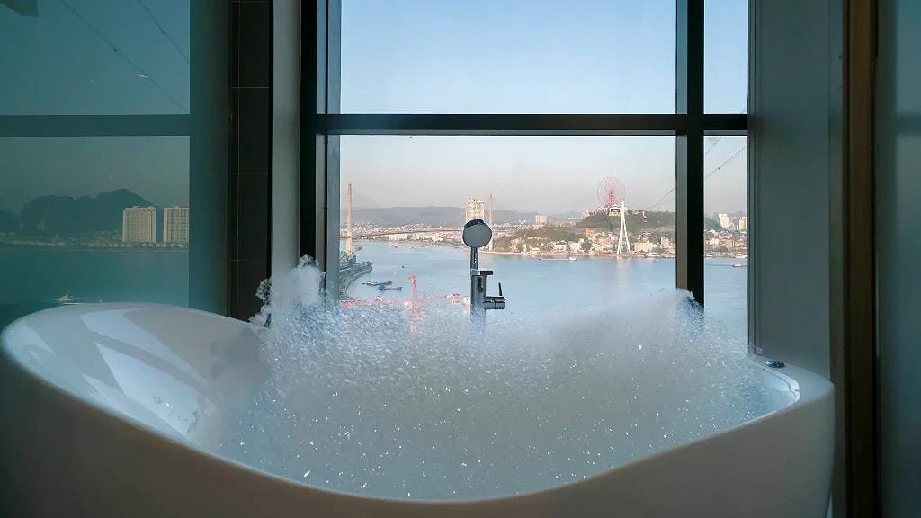 5-star hotel near Ha Long Cruise Port