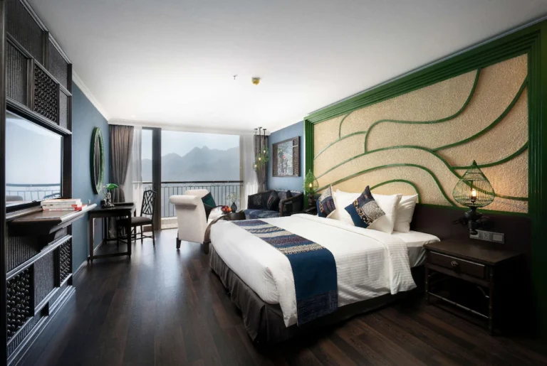 Sapa hotel with infinity pool