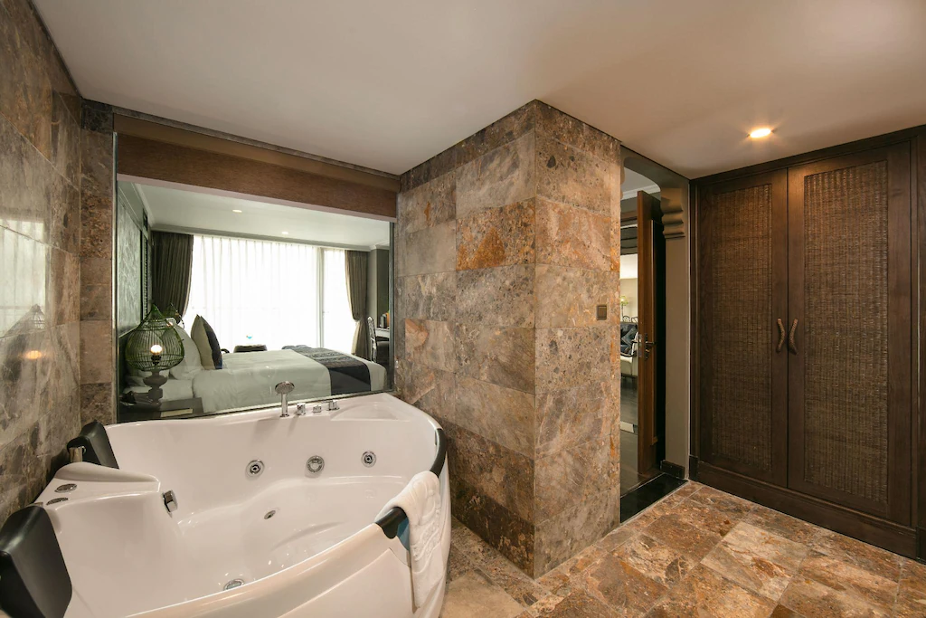 Sapa hotel with infinity pool