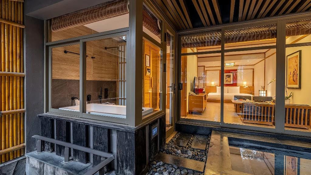 Yoko Onsen Quang Hanh