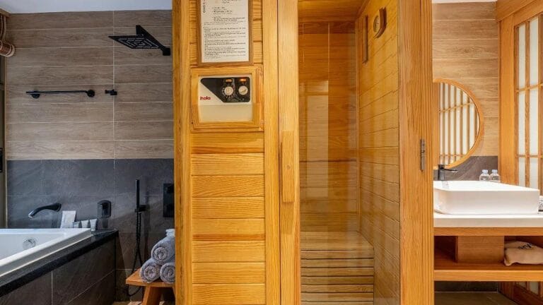 Yoko Onsen Quang Hanh