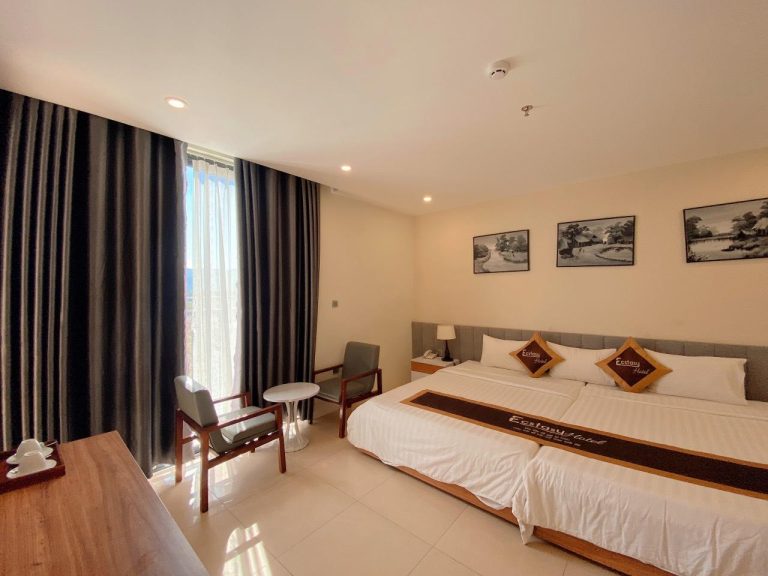 Nha Trang beach hotel booking